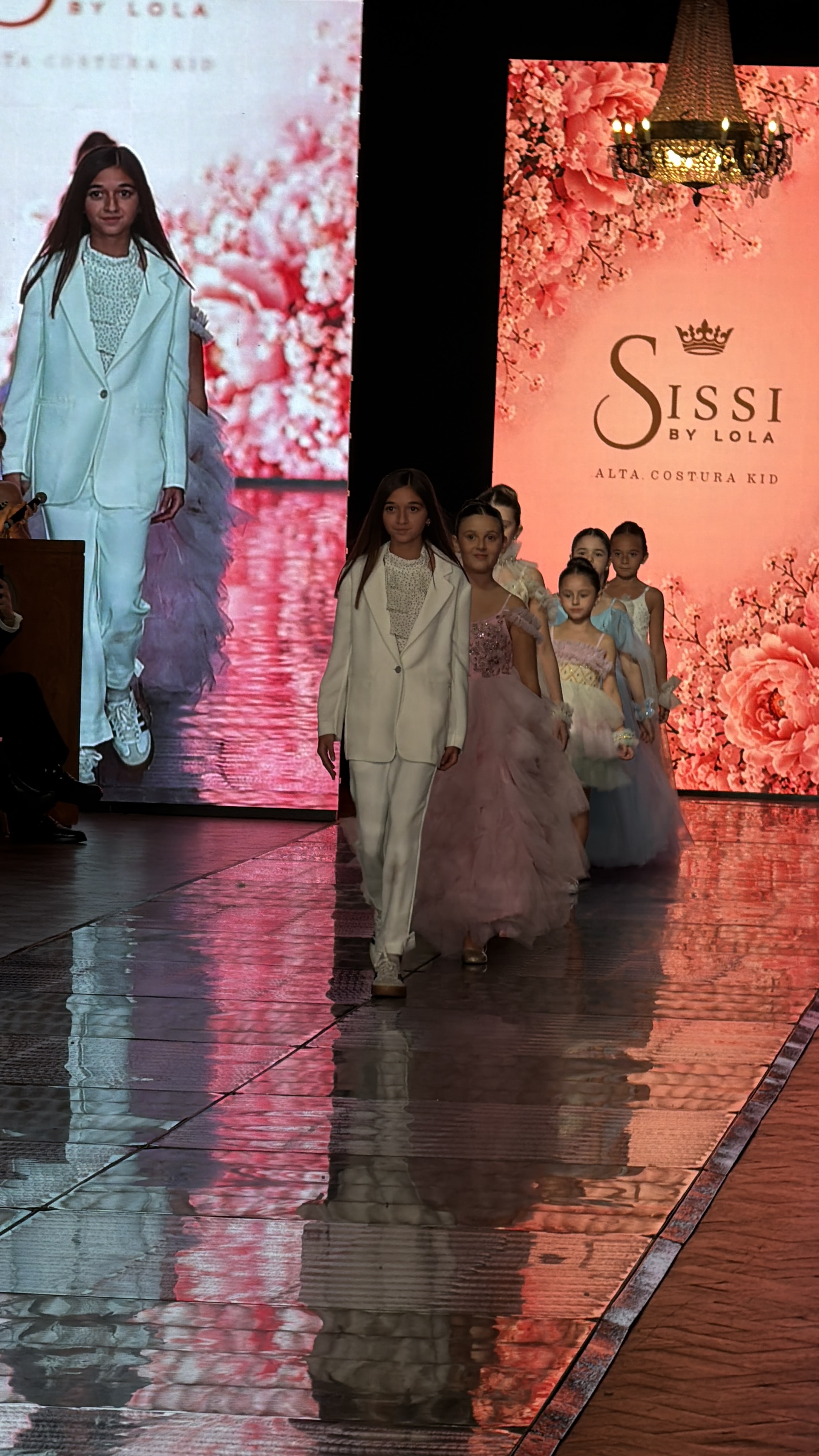 Sissi by Lola apertura desfile