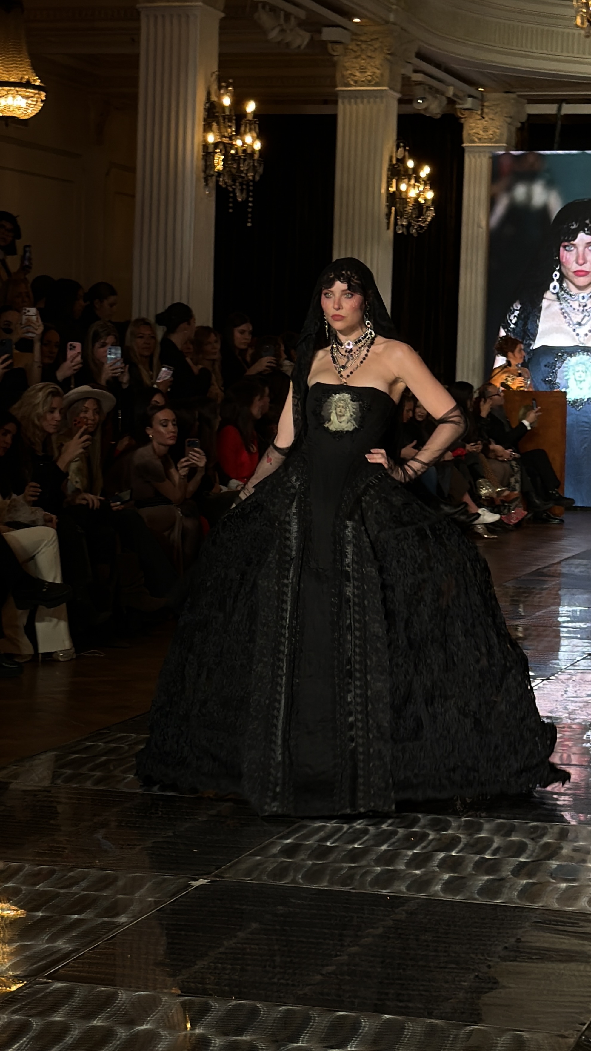 Verónica de la Canal diseñadora con modelos